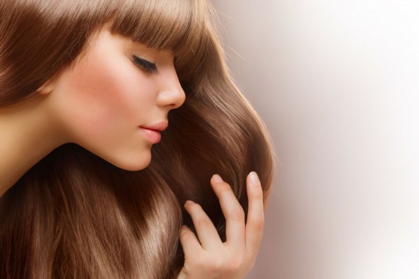 武汉大雨中，这位老师淡定喝茶，好一派悠然自得！